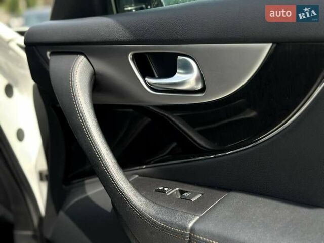 Білий Інфініті QX70, об'ємом двигуна 2.99 л та пробігом 155 тис. км за 23995 $, фото 52 на Automoto.ua