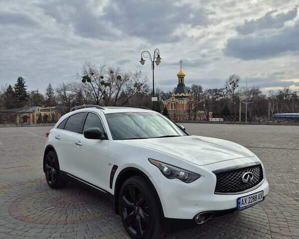 Білий Інфініті QX70, об'ємом двигуна 3.7 л та пробігом 99 тис. км за 21900 $, фото 2 на Automoto.ua