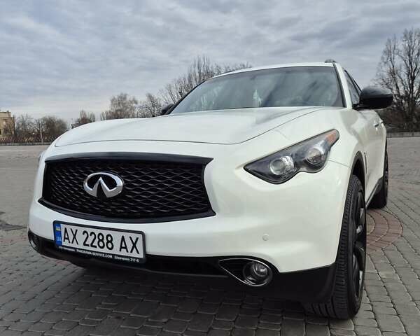 Білий Інфініті QX70, об'ємом двигуна 3.7 л та пробігом 99 тис. км за 21900 $, фото 8 на Automoto.ua