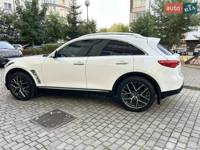 Білий Інфініті QX70, об'ємом двигуна 3.7 л та пробігом 179 тис. км за 19850 $, фото 9 на Automoto.ua