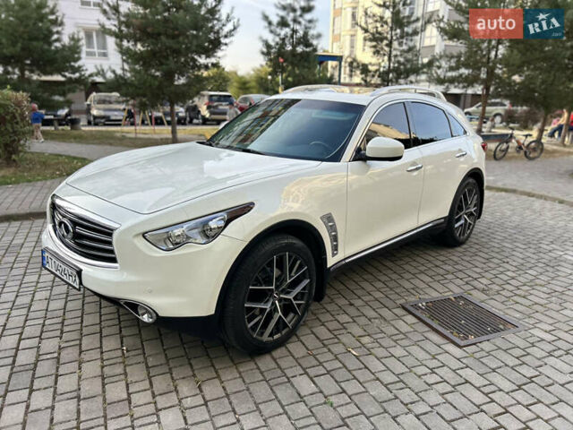 Білий Інфініті QX70, об'ємом двигуна 3.7 л та пробігом 179 тис. км за 19850 $, фото 5 на Automoto.ua