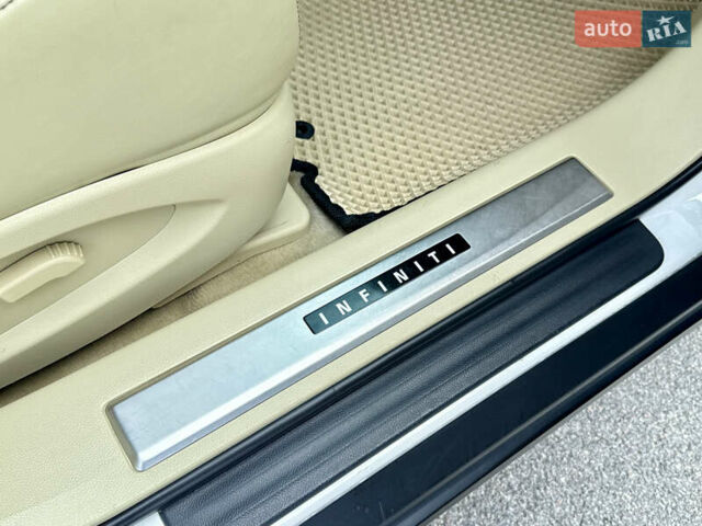 Белый Инфинити QX70, объемом двигателя 3.7 л и пробегом 200 тыс. км за 16800 $, фото 31 на Automoto.ua