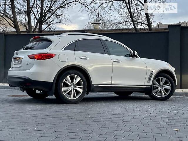 Білий Інфініті QX70, об'ємом двигуна 3.7 л та пробігом 129 тис. км за 21000 $, фото 7 на Automoto.ua