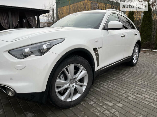 Білий Інфініті QX70, об'ємом двигуна 2.99 л та пробігом 156 тис. км за 33000 $, фото 17 на Automoto.ua