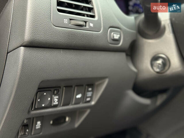 Белый Инфинити QX70, объемом двигателя 3.7 л и пробегом 180 тыс. км за 21777 $, фото 13 на Automoto.ua