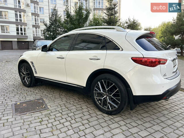 Білий Інфініті QX70, об'ємом двигуна 3.7 л та пробігом 179 тис. км за 19850 $, фото 10 на Automoto.ua