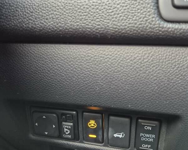 Білий Інфініті QX70, об'ємом двигуна 3.7 л та пробігом 99 тис. км за 21900 $, фото 31 на Automoto.ua
