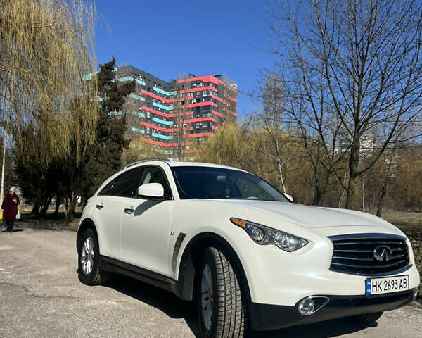 Білий Інфініті QX70, об'ємом двигуна 3.7 л та пробігом 88 тис. км за 20900 $, фото 4 на Automoto.ua