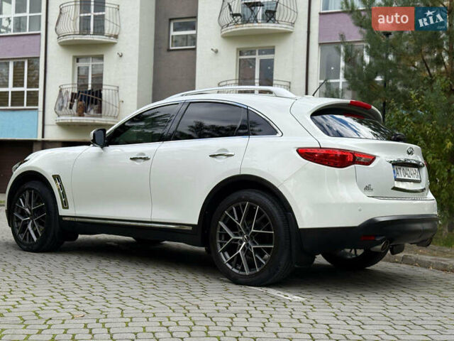 Белый Инфинити QX70, объемом двигателя 3.7 л и пробегом 180 тыс. км за 21777 $, фото 5 на Automoto.ua