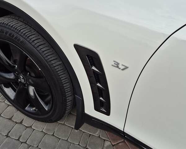 Білий Інфініті QX70, об'ємом двигуна 3.7 л та пробігом 99 тис. км за 21900 $, фото 16 на Automoto.ua