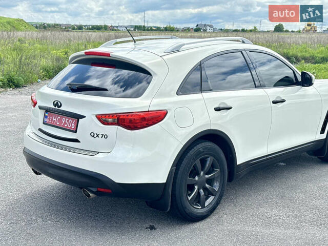 Білий Інфініті QX70, об'ємом двигуна 3.7 л та пробігом 200 тис. км за 15800 $, фото 52 на Automoto.ua