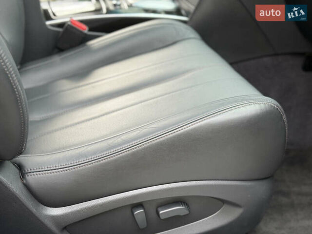 Белый Инфинити QX70, объемом двигателя 3.7 л и пробегом 180 тыс. км за 21777 $, фото 17 на Automoto.ua