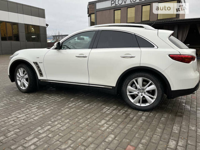 Білий Інфініті QX70, об'ємом двигуна 2.99 л та пробігом 156 тис. км за 33000 $, фото 14 на Automoto.ua