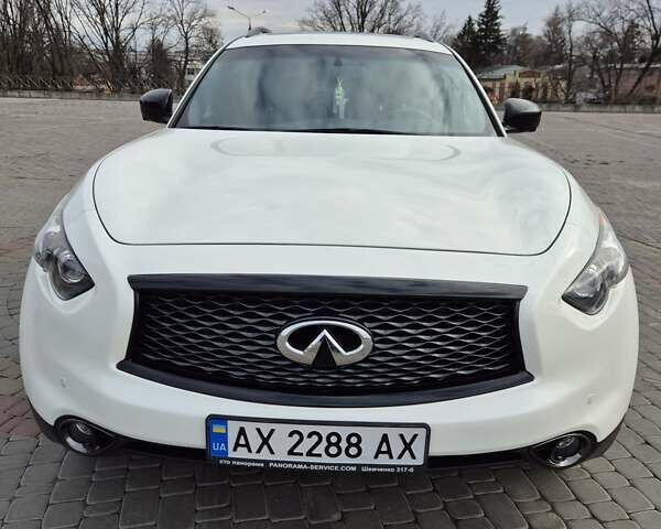 Білий Інфініті QX70, об'ємом двигуна 3.7 л та пробігом 99 тис. км за 21900 $, фото 9 на Automoto.ua