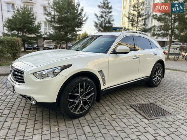 Білий Інфініті QX70, об'ємом двигуна 3.7 л та пробігом 179 тис. км за 19850 $, фото 6 на Automoto.ua