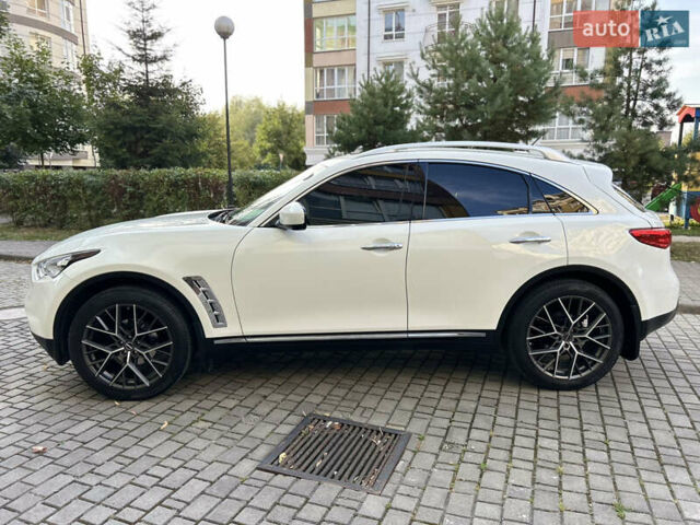 Білий Інфініті QX70, об'ємом двигуна 3.7 л та пробігом 179 тис. км за 19850 $, фото 8 на Automoto.ua