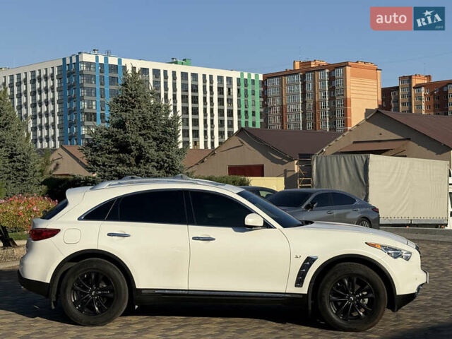 Белый Инфинити QX70, объемом двигателя 3.7 л и пробегом 66 тыс. км за 19800 $, фото 5 на Automoto.ua