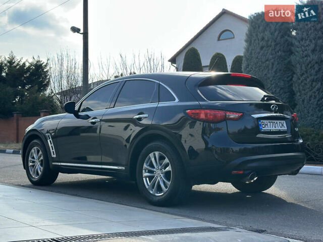 Черный Инфинити QX70, объемом двигателя 3.7 л и пробегом 81 тыс. км за 18800 $, фото 5 на Automoto.ua