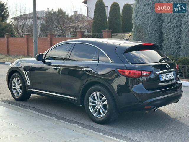 Черный Инфинити QX70, объемом двигателя 3.7 л и пробегом 81 тыс. км за 18800 $, фото 4 на Automoto.ua