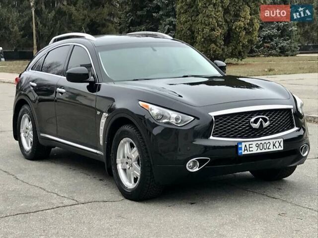 Черный Инфинити QX70, объемом двигателя 3.7 л и пробегом 138 тыс. км за 15900 $, фото 12 на Automoto.ua