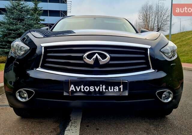 Черный Инфинити QX70, объемом двигателя 3.7 л и пробегом 212 тыс. км за 14950 $, фото 1 на Automoto.ua