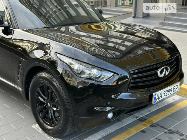 Чорний Інфініті QX70, об'ємом двигуна 3.7 л та пробігом 139 тис. км за 18000 $, фото 12 на Automoto.ua