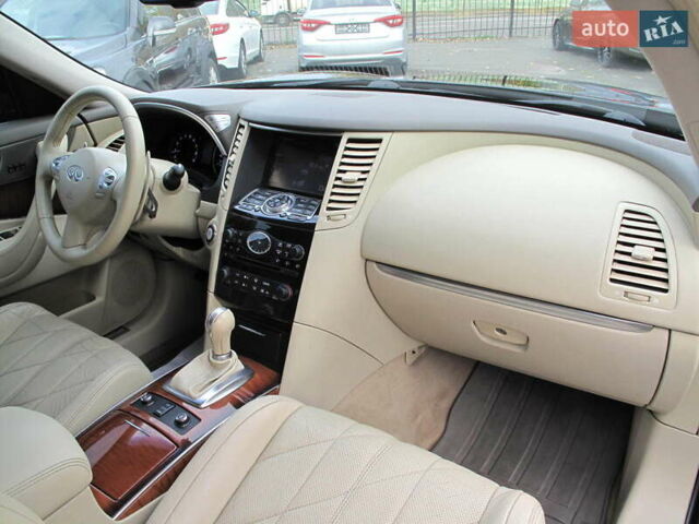 Черный Инфинити QX70, объемом двигателя 3.7 л и пробегом 235 тыс. км за 17300 $, фото 68 на Automoto.ua