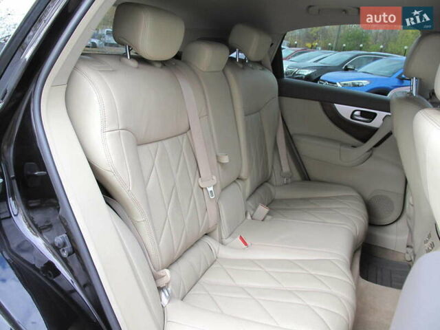 Черный Инфинити QX70, объемом двигателя 3.7 л и пробегом 235 тыс. км за 17300 $, фото 71 на Automoto.ua