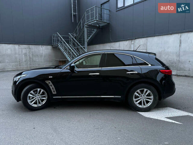 Черный Инфинити QX70, объемом двигателя 3.7 л и пробегом 230 тыс. км за 16500 $, фото 8 на Automoto.ua