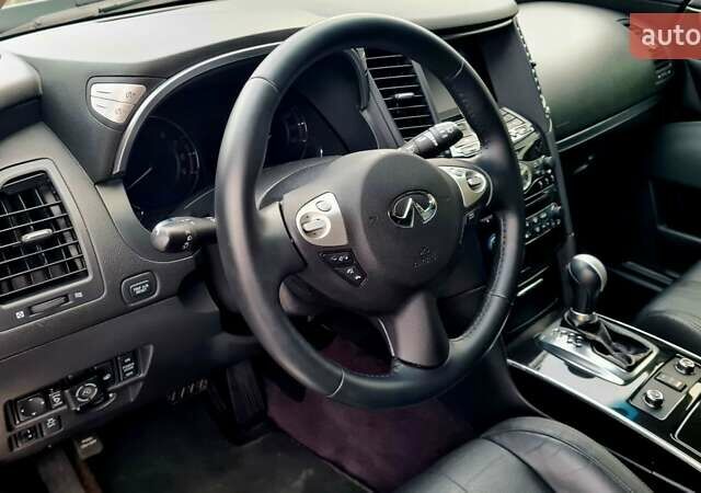 Черный Инфинити QX70, объемом двигателя 3.7 л и пробегом 212 тыс. км за 14950 $, фото 31 на Automoto.ua