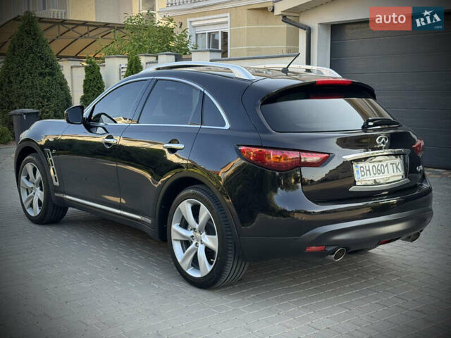 Черный Инфинити QX70, объемом двигателя 3.7 л и пробегом 118 тыс. км за 16700 $, фото 11 на Automoto.ua