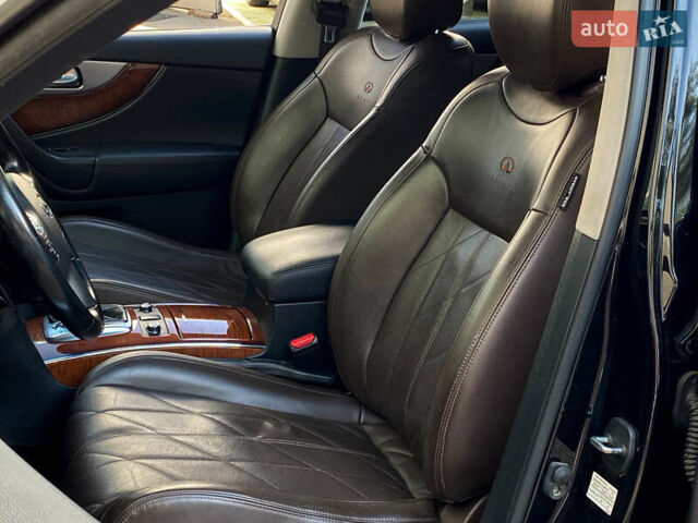 Чорний Інфініті QX70, об'ємом двигуна 2.99 л та пробігом 174 тис. км за 17000 $, фото 11 на Automoto.ua