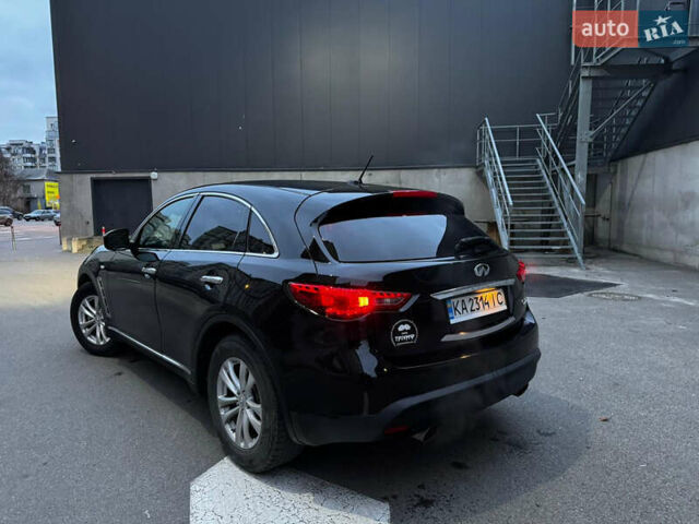 Черный Инфинити QX70, объемом двигателя 3.7 л и пробегом 230 тыс. км за 16500 $, фото 18 на Automoto.ua