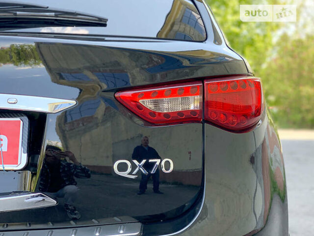 Чорний Інфініті QX70, об'ємом двигуна 3.7 л та пробігом 151 тис. км за 19290 $, фото 11 на Automoto.ua