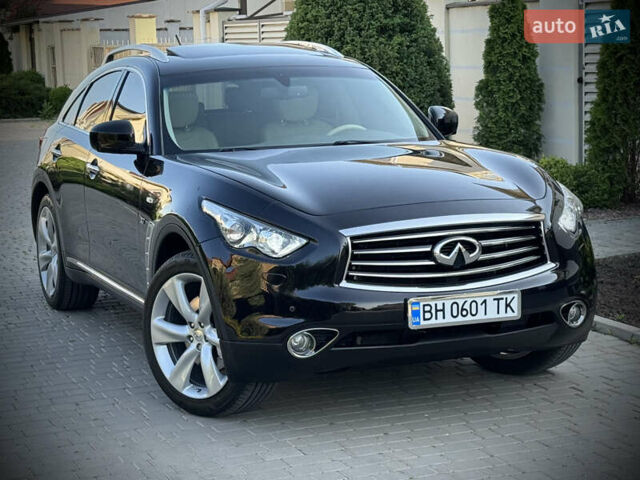 Черный Инфинити QX70, объемом двигателя 3.7 л и пробегом 118 тыс. км за 16700 $, фото 25 на Automoto.ua