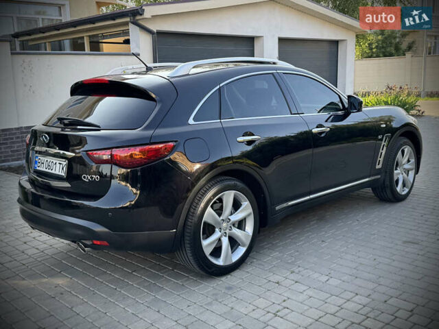 Черный Инфинити QX70, объемом двигателя 3.7 л и пробегом 118 тыс. км за 16700 $, фото 19 на Automoto.ua