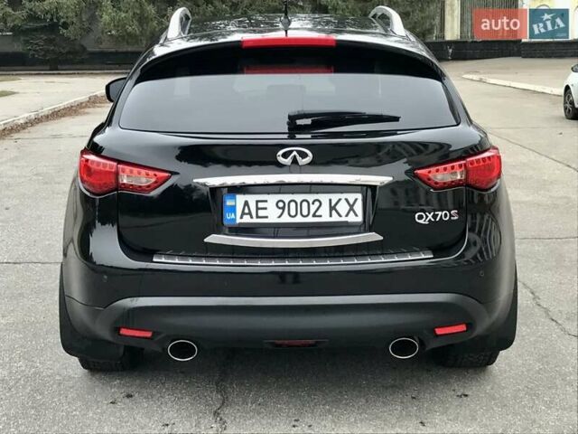 Черный Инфинити QX70, объемом двигателя 3.7 л и пробегом 138 тыс. км за 15900 $, фото 7 на Automoto.ua