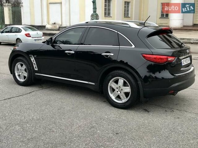 Черный Инфинити QX70, объемом двигателя 3.7 л и пробегом 138 тыс. км за 15900 $, фото 5 на Automoto.ua