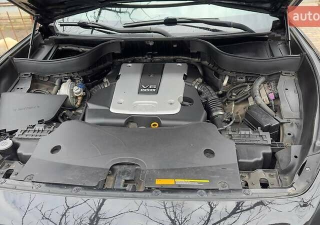 Чорний Інфініті QX70, об'ємом двигуна 3.7 л та пробігом 192 тис. км за 16555 $, фото 11 на Automoto.ua