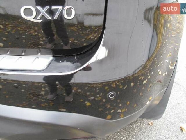 Черный Инфинити QX70, объемом двигателя 3.7 л и пробегом 235 тыс. км за 17300 $, фото 20 на Automoto.ua