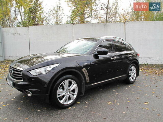 Черный Инфинити QX70, объемом двигателя 3.7 л и пробегом 235 тыс. км за 17300 $, фото 2 на Automoto.ua