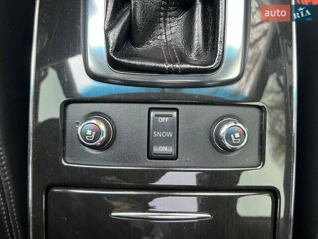 Чорний Інфініті QX70, об'ємом двигуна 3.7 л та пробігом 190 тис. км за 16900 $, фото 23 на Automoto.ua