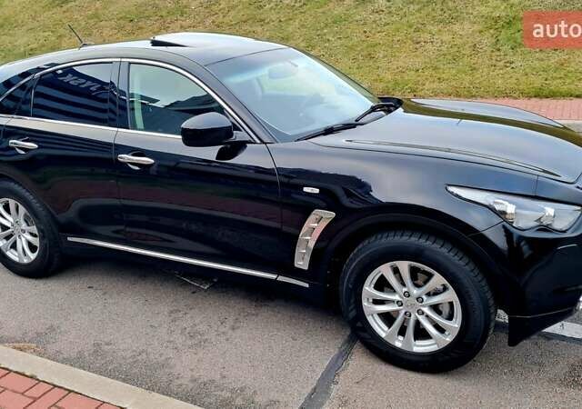 Черный Инфинити QX70, объемом двигателя 3.7 л и пробегом 212 тыс. км за 14950 $, фото 18 на Automoto.ua
