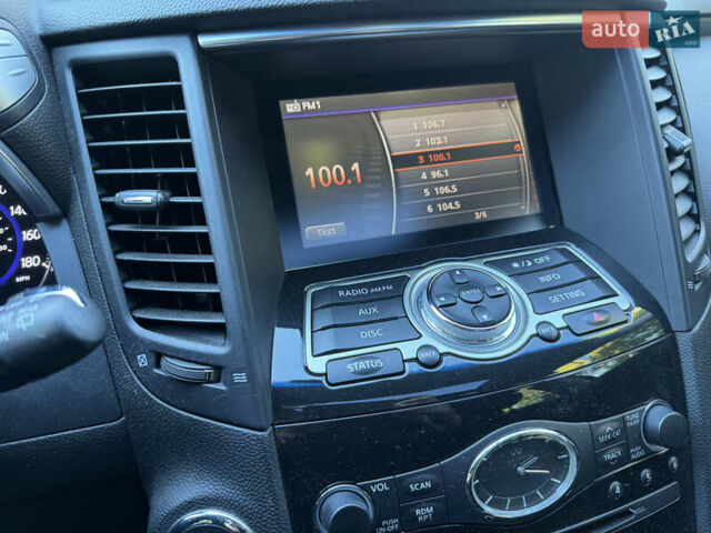 Черный Инфинити QX70, объемом двигателя 3.7 л и пробегом 185 тыс. км за 17999 $, фото 37 на Automoto.ua