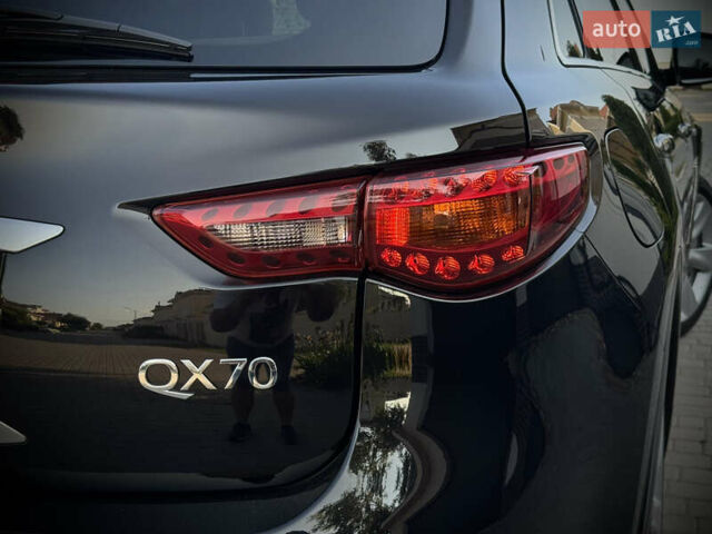 Черный Инфинити QX70, объемом двигателя 3.7 л и пробегом 118 тыс. км за 16700 $, фото 61 на Automoto.ua
