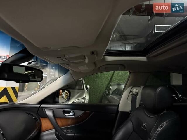 Черный Инфинити QX70, объемом двигателя 3.7 л и пробегом 151 тыс. км за 19700 $, фото 26 на Automoto.ua