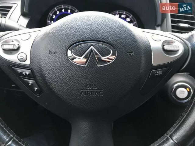 Черный Инфинити QX70, объемом двигателя 3.7 л и пробегом 138 тыс. км за 15900 $, фото 38 на Automoto.ua