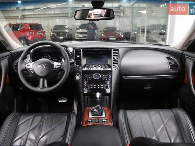 Черный Инфинити QX70, объемом двигателя 3.7 л и пробегом 150 тыс. км за 19500 $, фото 14 на Automoto.ua