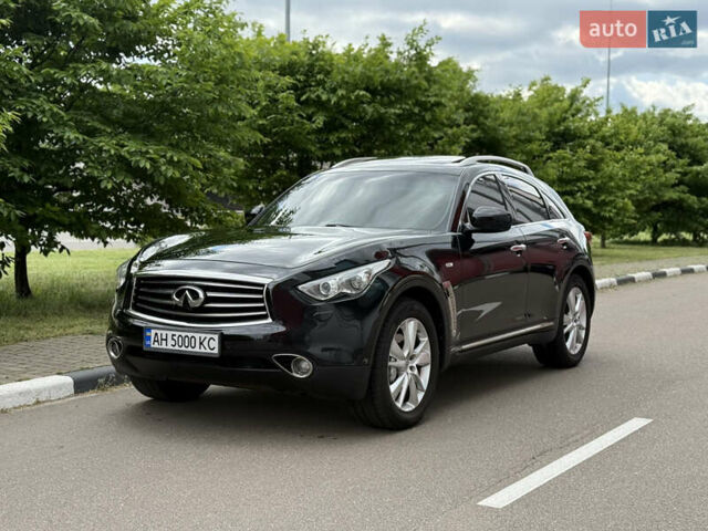 Черный Инфинити QX70, объемом двигателя 3.7 л и пробегом 140 тыс. км за 17300 $, фото 10 на Automoto.ua