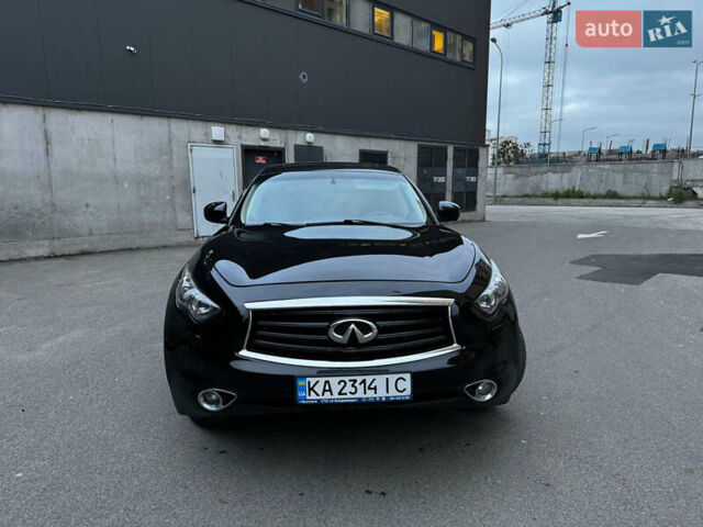 Черный Инфинити QX70, объемом двигателя 3.7 л и пробегом 230 тыс. км за 16500 $, фото 1 на Automoto.ua
